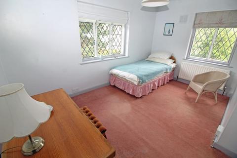 15 Sandhurst Close, South Croydon, CR2 0AD