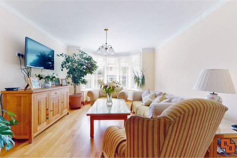 34 Manor Road, West Wickham, BR4 9PS