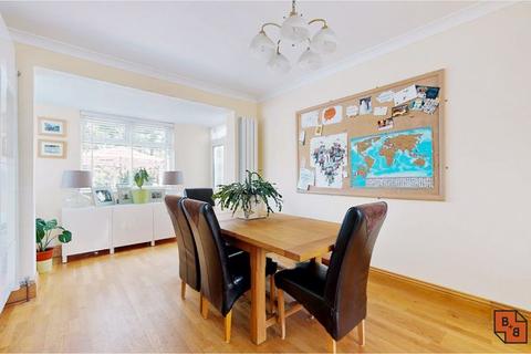 34 Manor Road, West Wickham, BR4 9PS