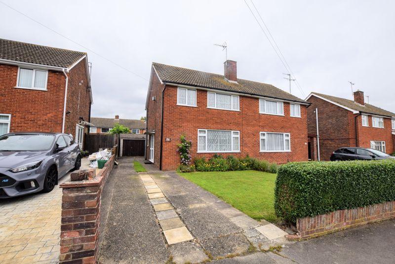 Ingram Avenue, Aylesbury 3 bed semidetached house £375,000