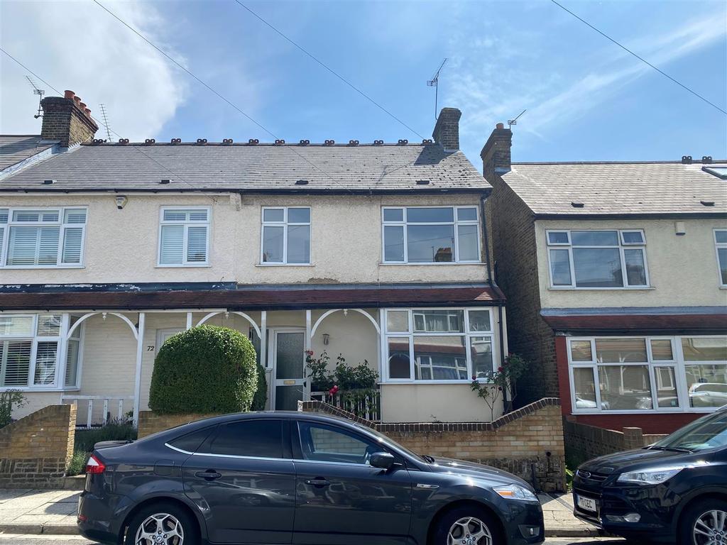 Woodfield Avenue, Gravesend 3 bed house £1,100 pcm (£254 pw)