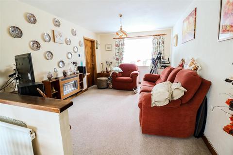 27 Finchmoor, Harlow, CM18 6UD