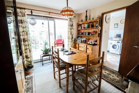27 Finchmoor, Harlow, CM18 6UD