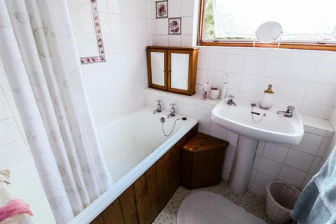 27 Finchmoor, Harlow, CM18 6UD