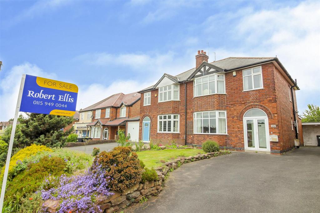 Derby Road, Bramcote, Nottingham 3 bed semidetached house £265,000