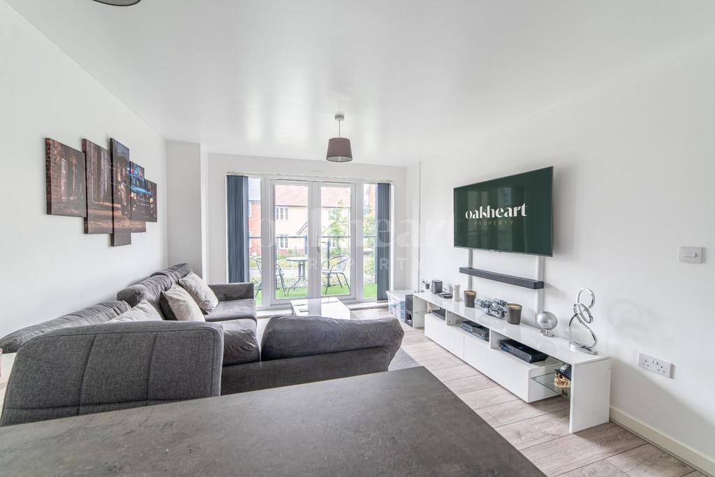 Martin Hunt Drive, Stanway 2 bed flat £200,000