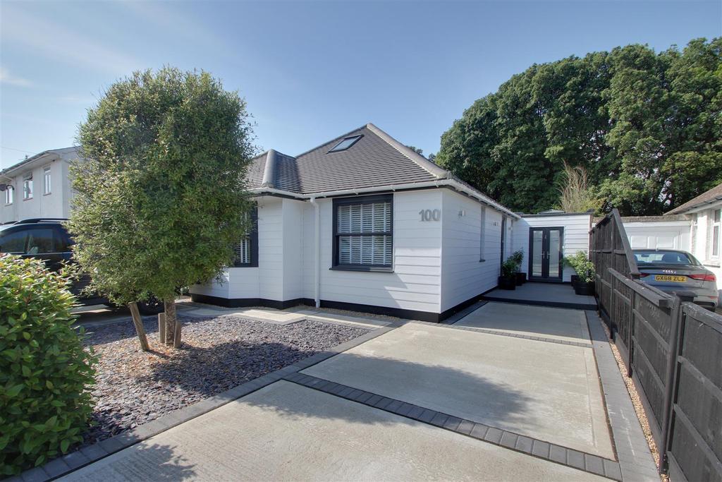 Barrington Road, GoringBySea, Worthing 3 bed detached bungalow £450,000