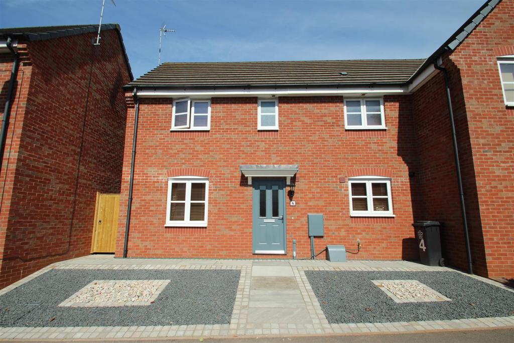 Mallard Close, Aylestone, Leicester 3 bed semidetached house £250,000
