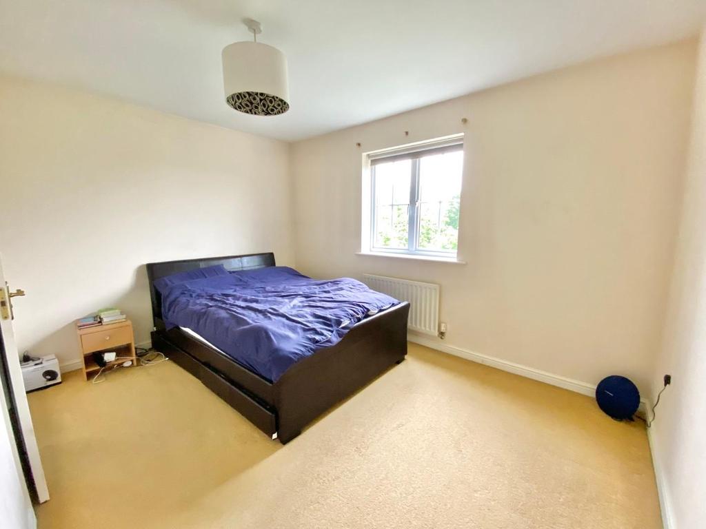 Bed 1.jpg