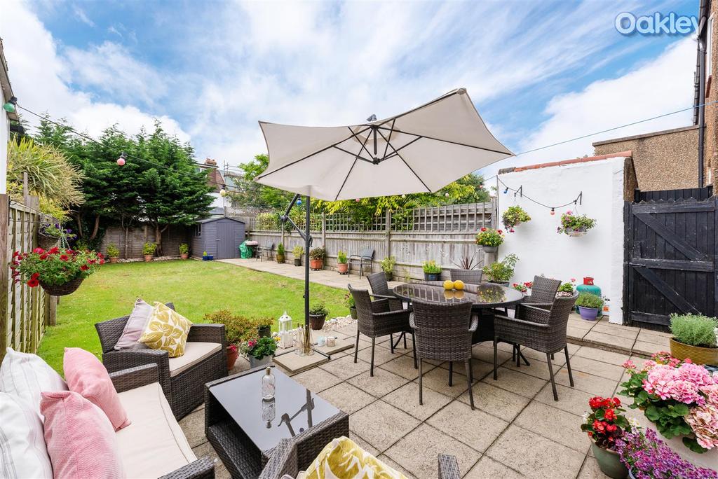 Aldrington Avenue, Hove 4 bed house £575,000
