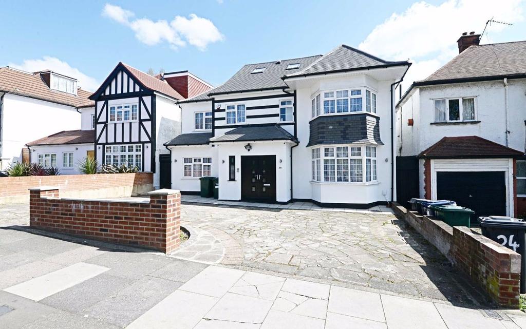 Allington Road, Hendon, London 6 bed detached house £4,333 pcm (£1,000 pw)