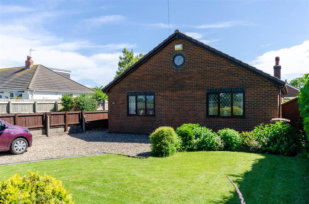 Hull Road, Easington, Hull 3 bed detached bungalow £185,000