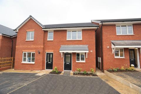 20 Freckleton Court, Adlington, Chorley, PR6 9FS