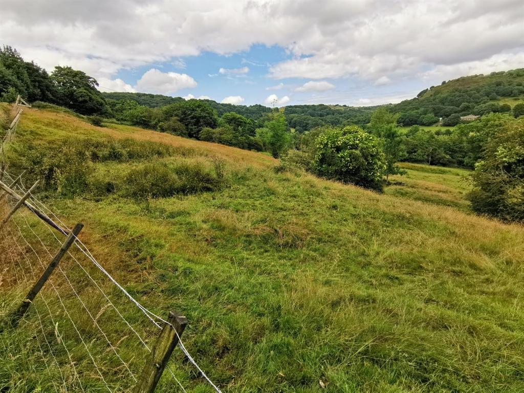 Lee Lane, Shibden, Halifax Farm land £50,000