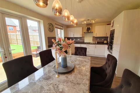 36 Watitune Avenue, Nuneaton, CV10 0DG