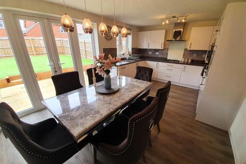 36 Watitune Avenue, Nuneaton, CV10 0DG