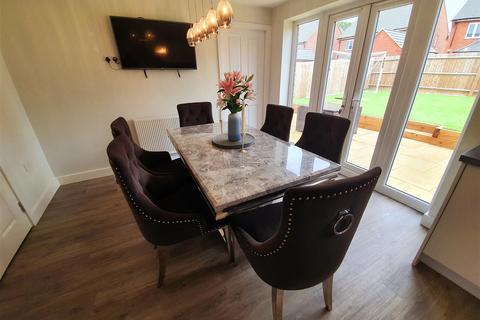 36 Watitune Avenue, Nuneaton, CV10 0DG