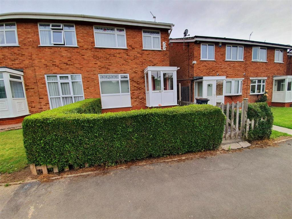 Salisbury Drive, Chapel End, Nuneaton 3 bed semidetached house £170,000
