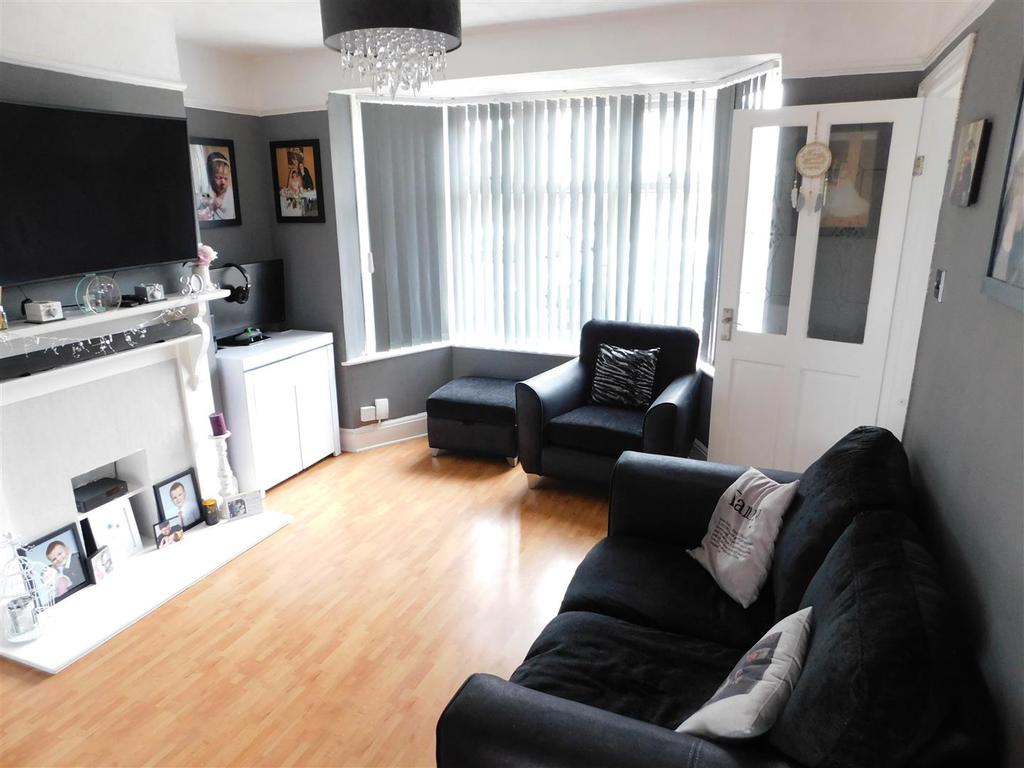 Blount Terrace, Kidderminster 2 bed semidetached house £185,500