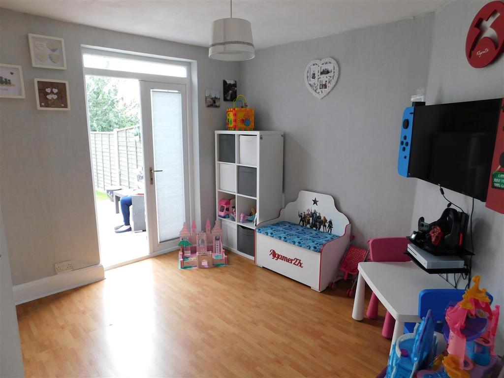 Blount Terrace, Kidderminster 2 bed semidetached house £185,500