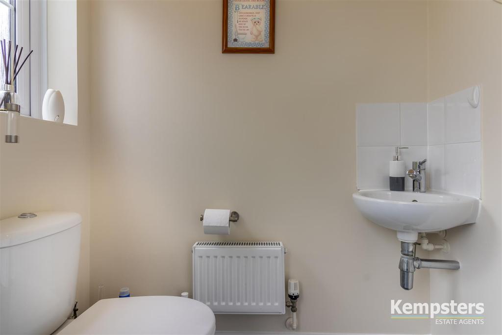 Toilet.jpg