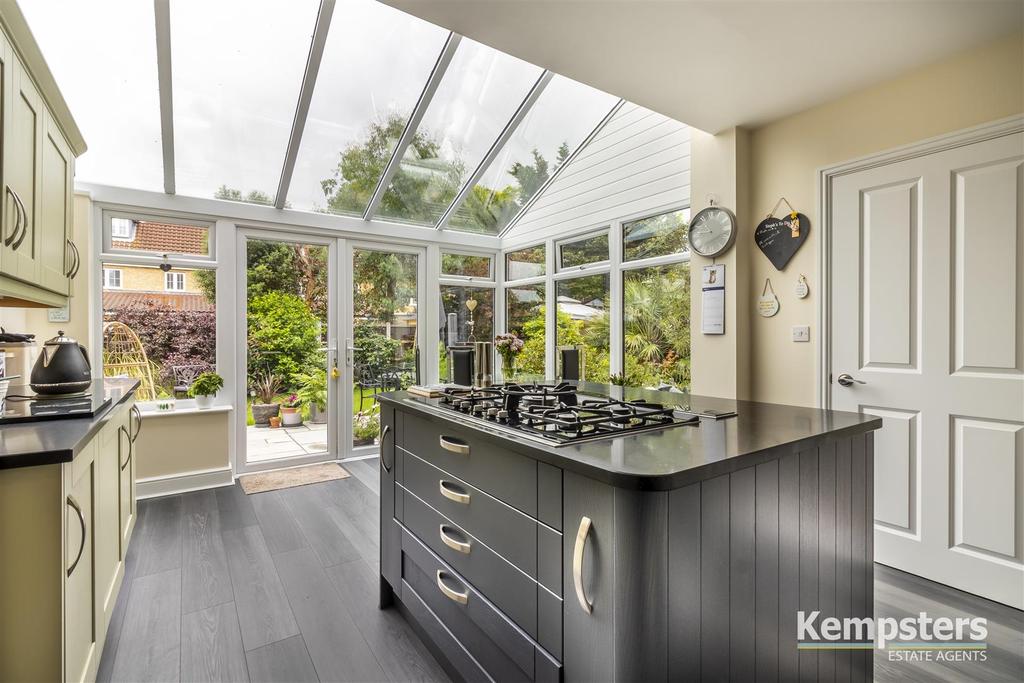 Kitchen 3.jpg