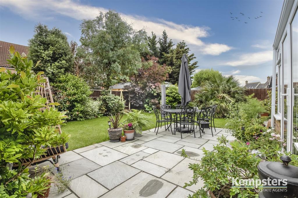 Rear Garden 1.jpg