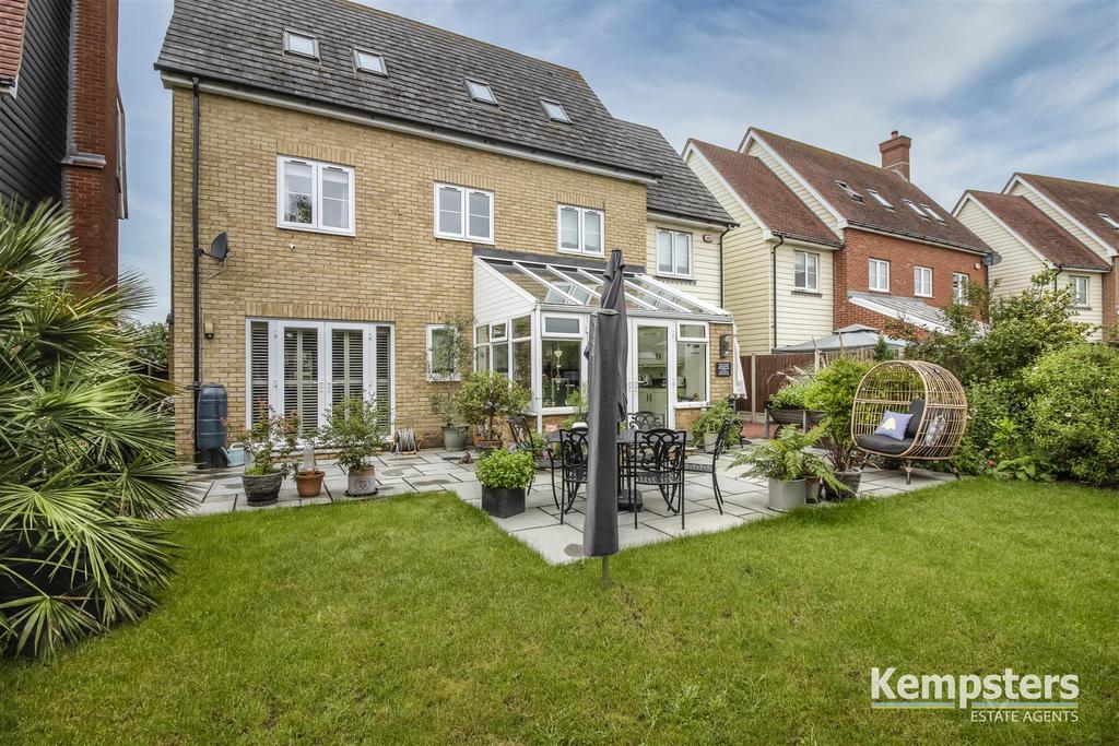 Rear Garden 4.jpg