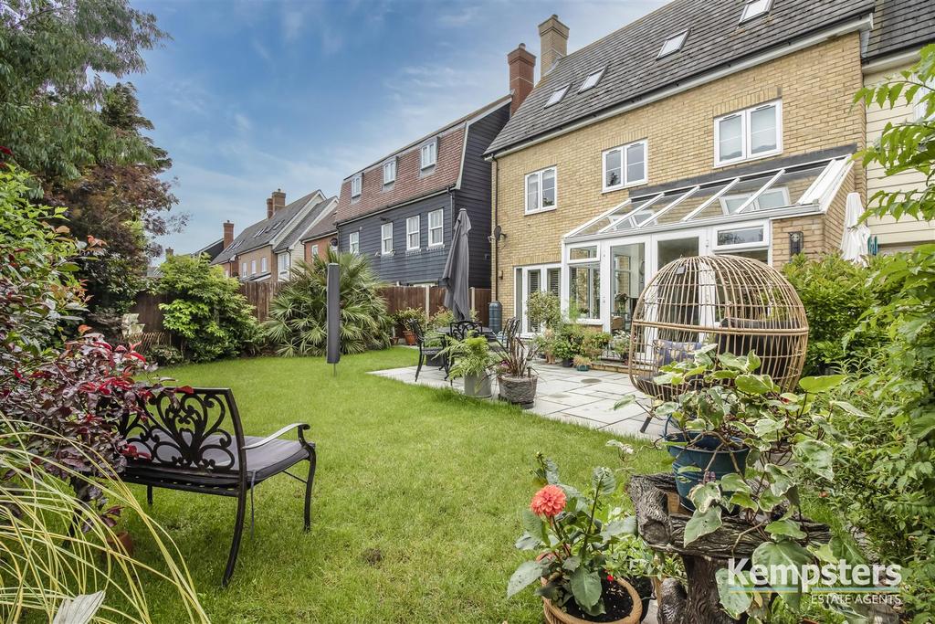 Rear Garden 3.jpg