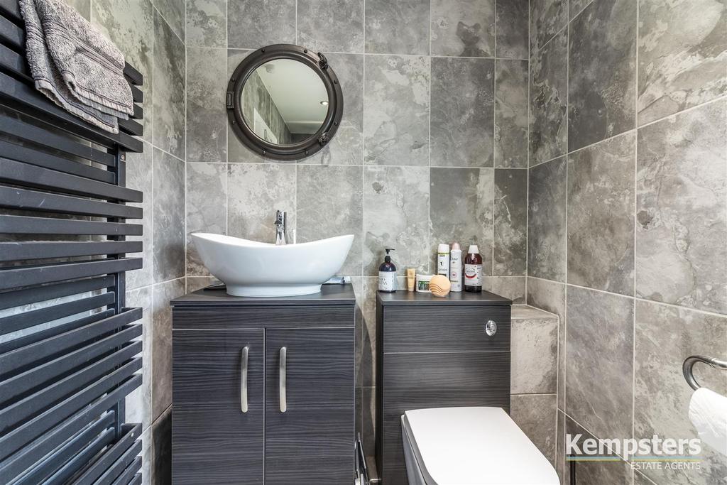 En Suite 2nd.jpg