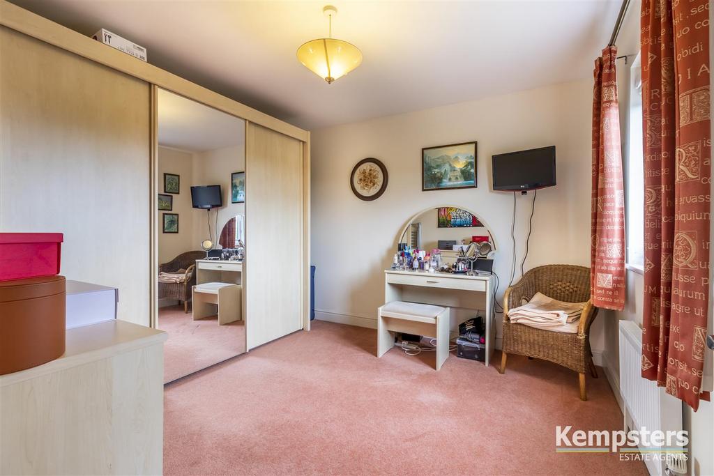 Bedroom 4.jpg