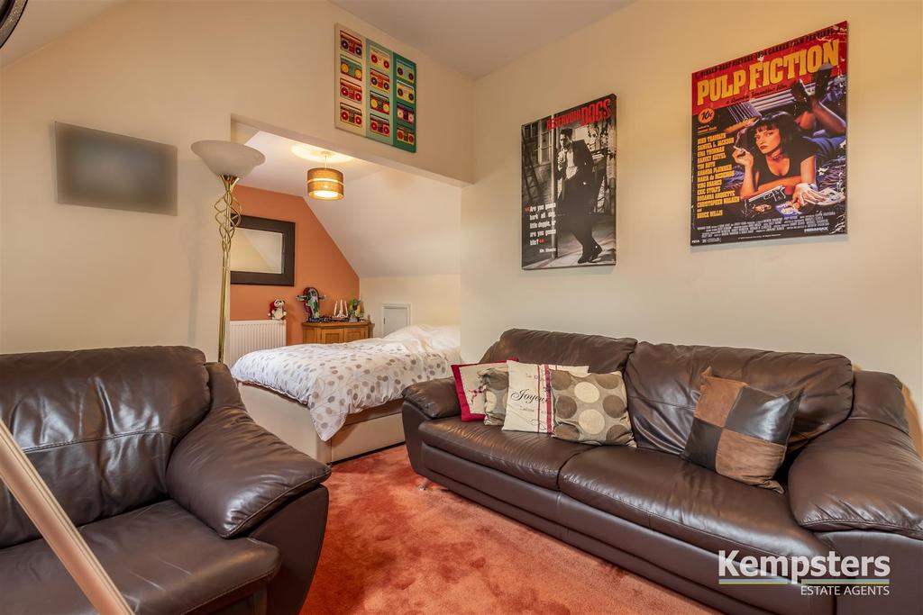 Bedroom 2 5th.jpg