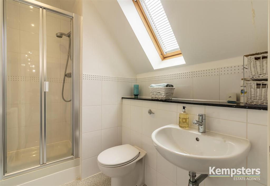 Bathroom 2.jpg