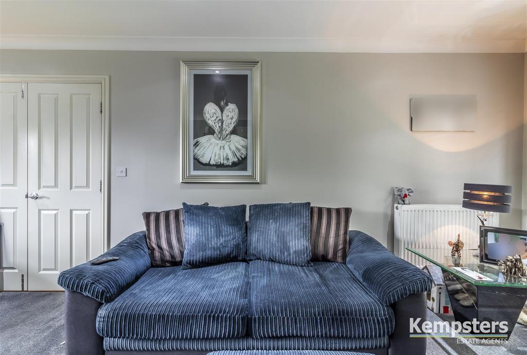 Lounge 4.jpg