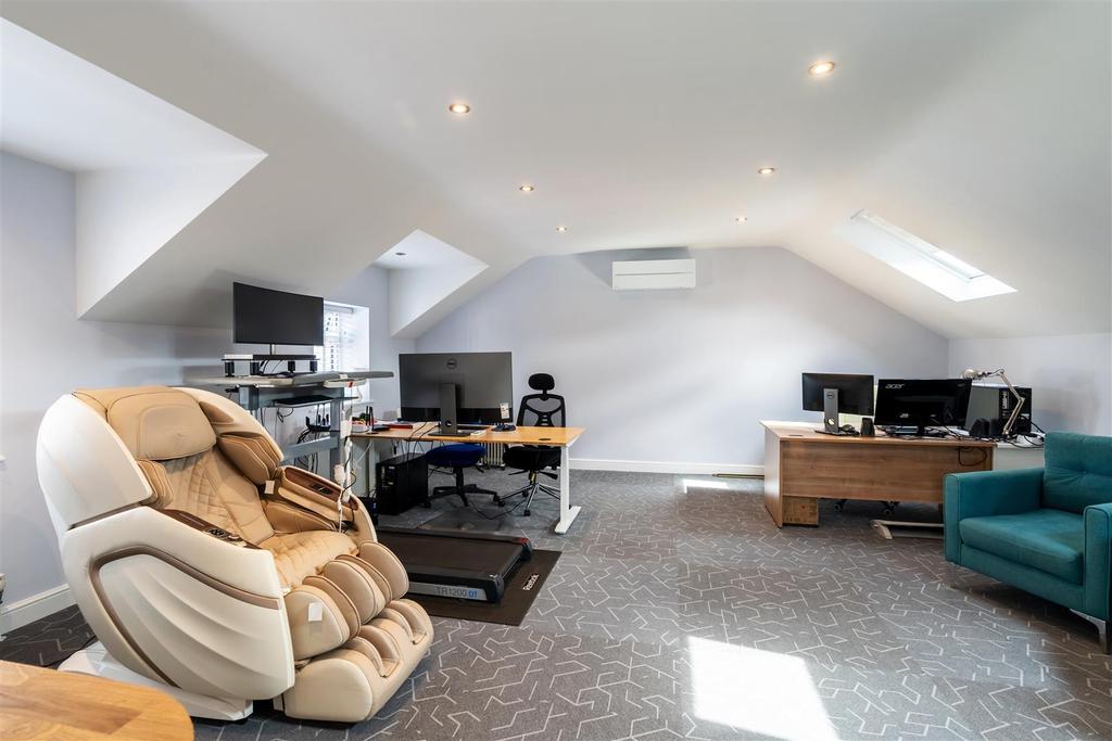 Studio/office suite