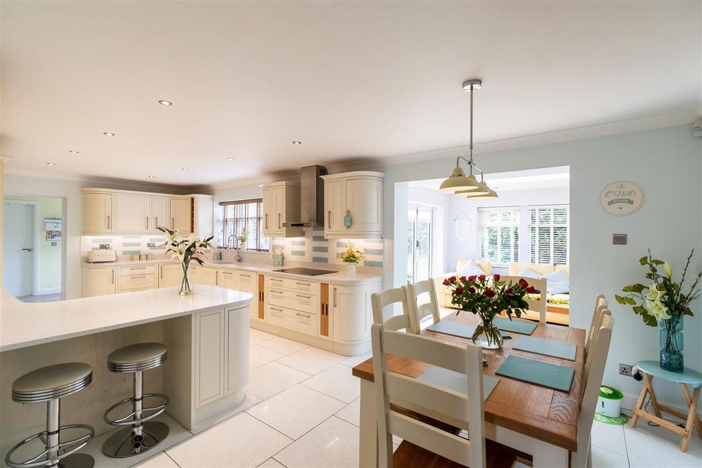 Living/dining/kitchen