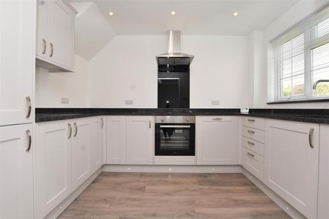 3 Brookmead Close, Eastbourne, BN22 8UX