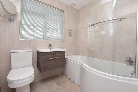 3 Brookmead Close, Eastbourne, BN22 8UX