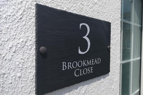 3 Brookmead Close, Eastbourne, BN22 8UX