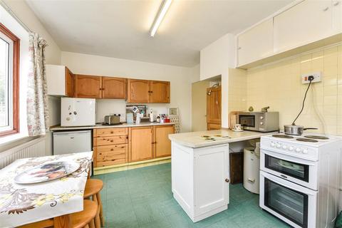 10 Briar Close, Yapton, Arundel, BN18 0ES