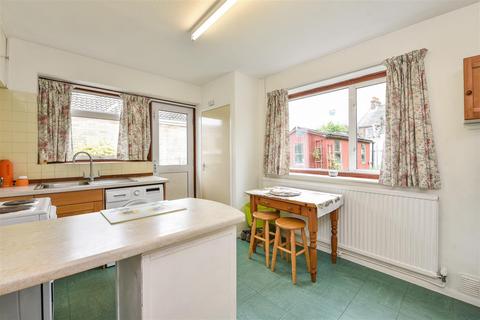 10 Briar Close, Yapton, Arundel, BN18 0ES