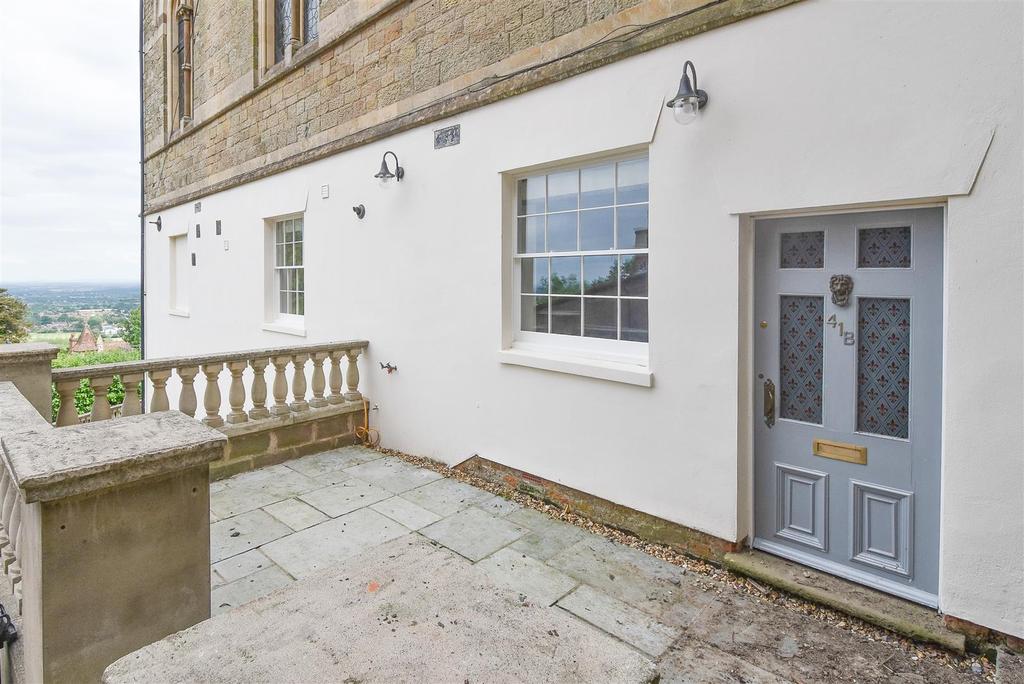 Wells Road, Malvern 2 bed apartment £249,950