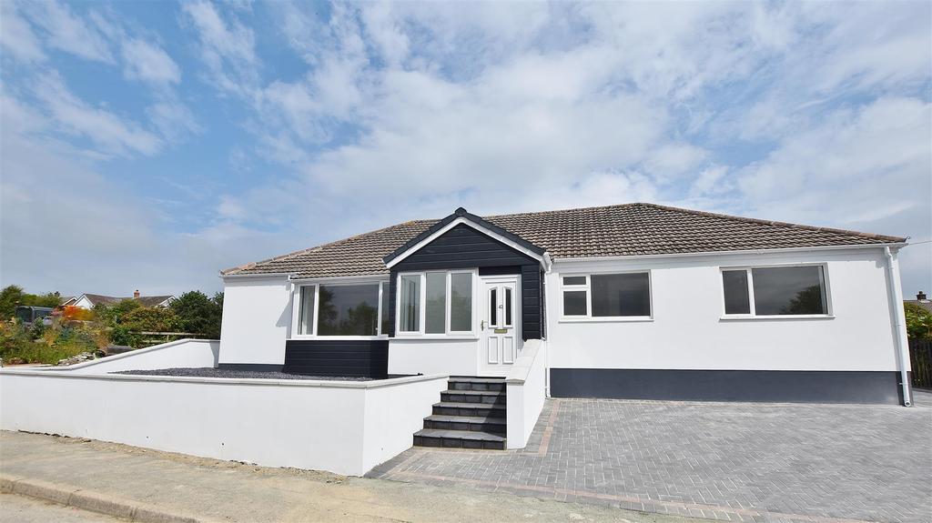 Ruther Park, Haverfordwest 3 bed detached bungalow £280,000