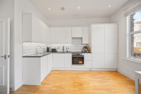 3 bedroom apartment to rent, Kilburn High Road, London NW6