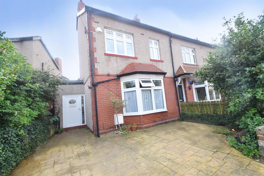 Tynedale Avenue, Whitley Bay 4 bed semidetached house £1,100 pcm (£