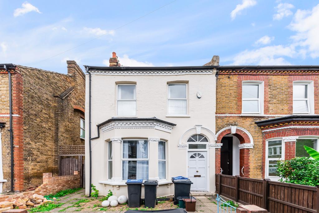 Apartment in London - More