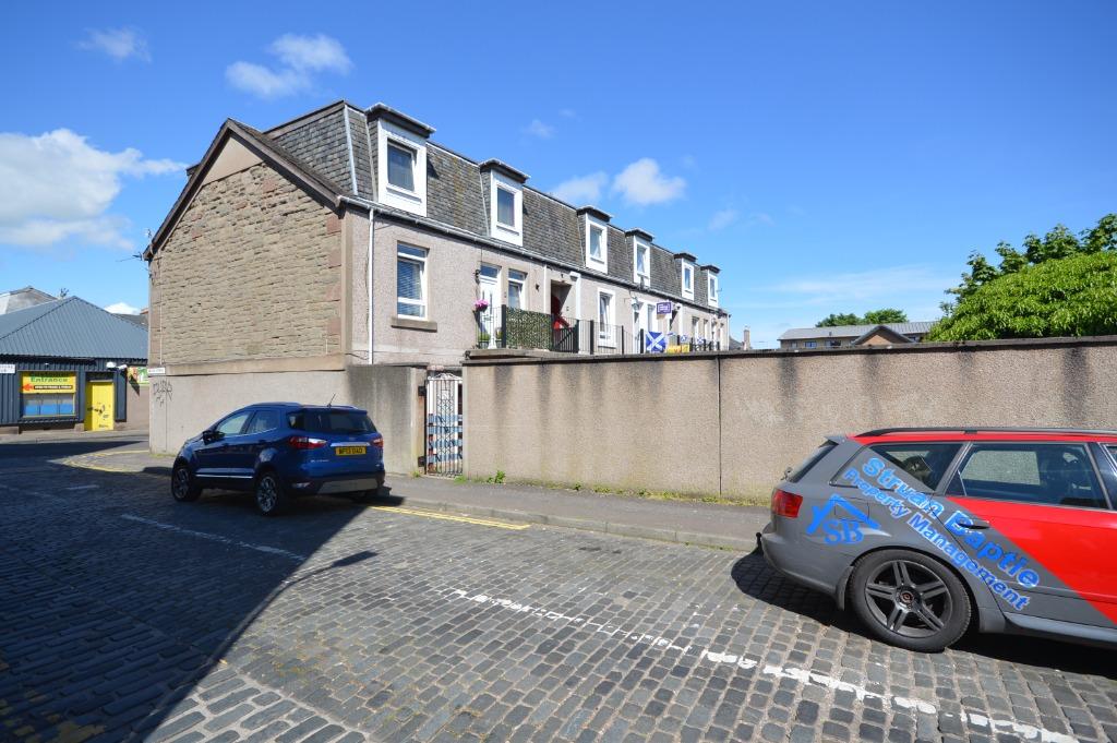 Milton Street, Stobswell, Dundee, DD3 1 bed flat £450 pcm (£104 pw)