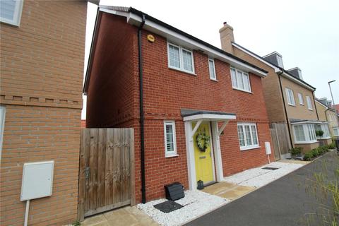 8 Charles Crescent, Rochford, SS4 1FN