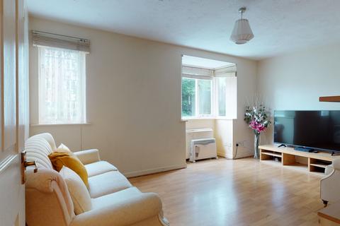 1 bedroom flat for sale, Woodgate Drive,  London, SW16