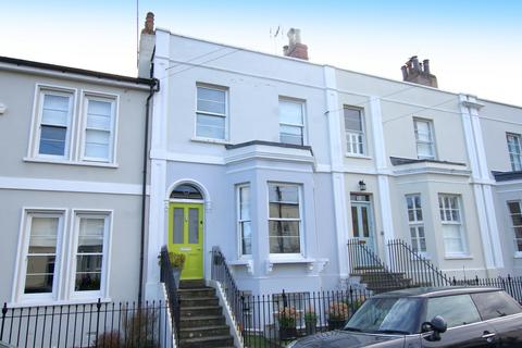 3 bedroom terraced house to rent, Gratton Road, Cheltenham